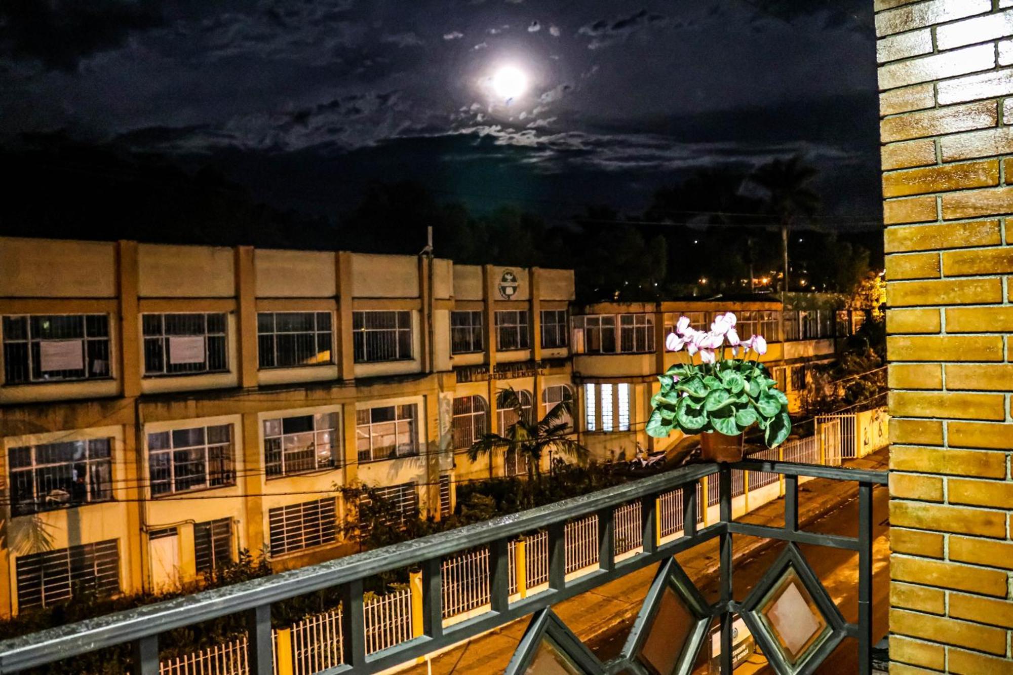 Hotel Ciudad Dulce Моникира Экстерьер фото